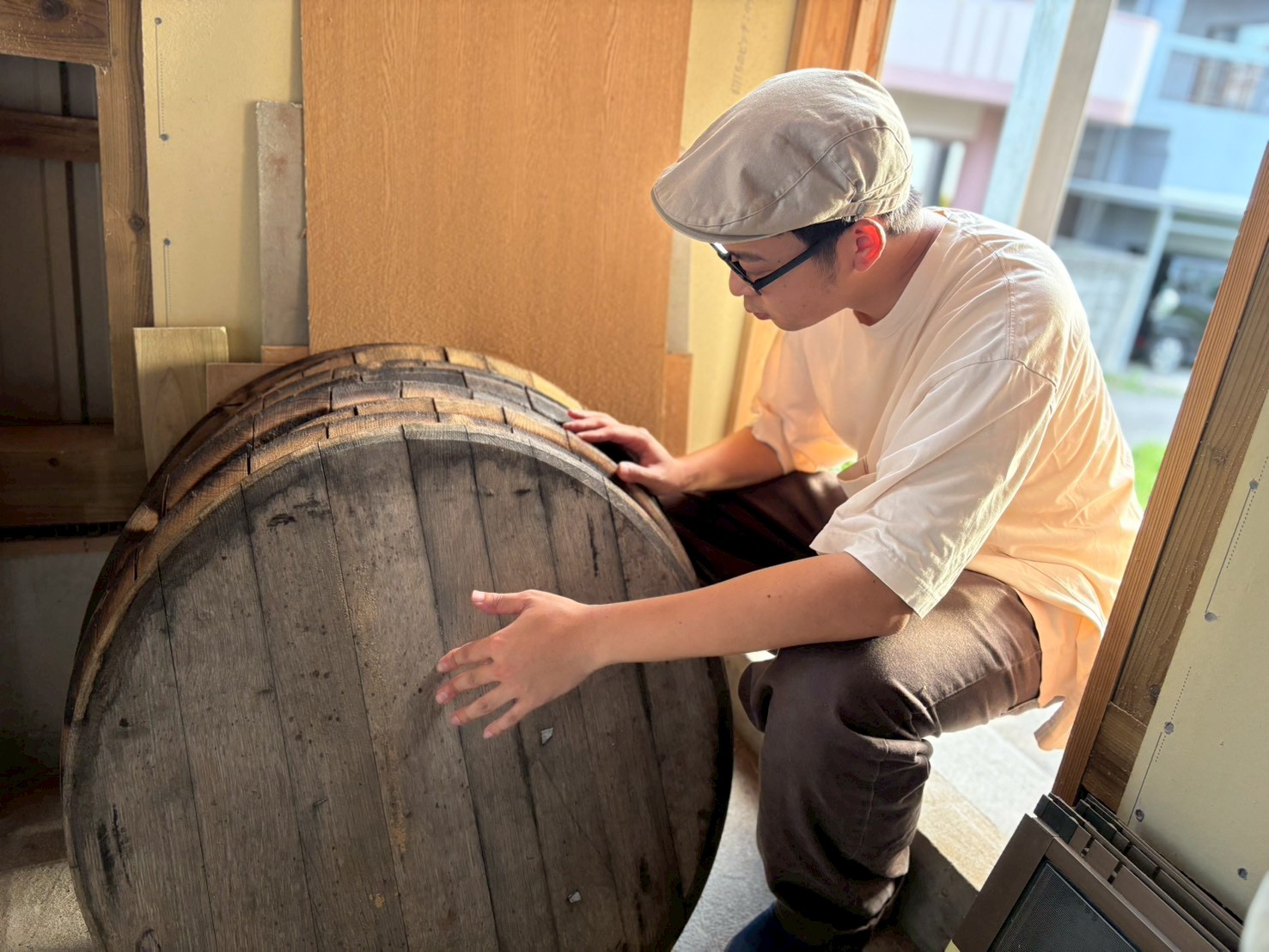 樽製品づくりの作業風景